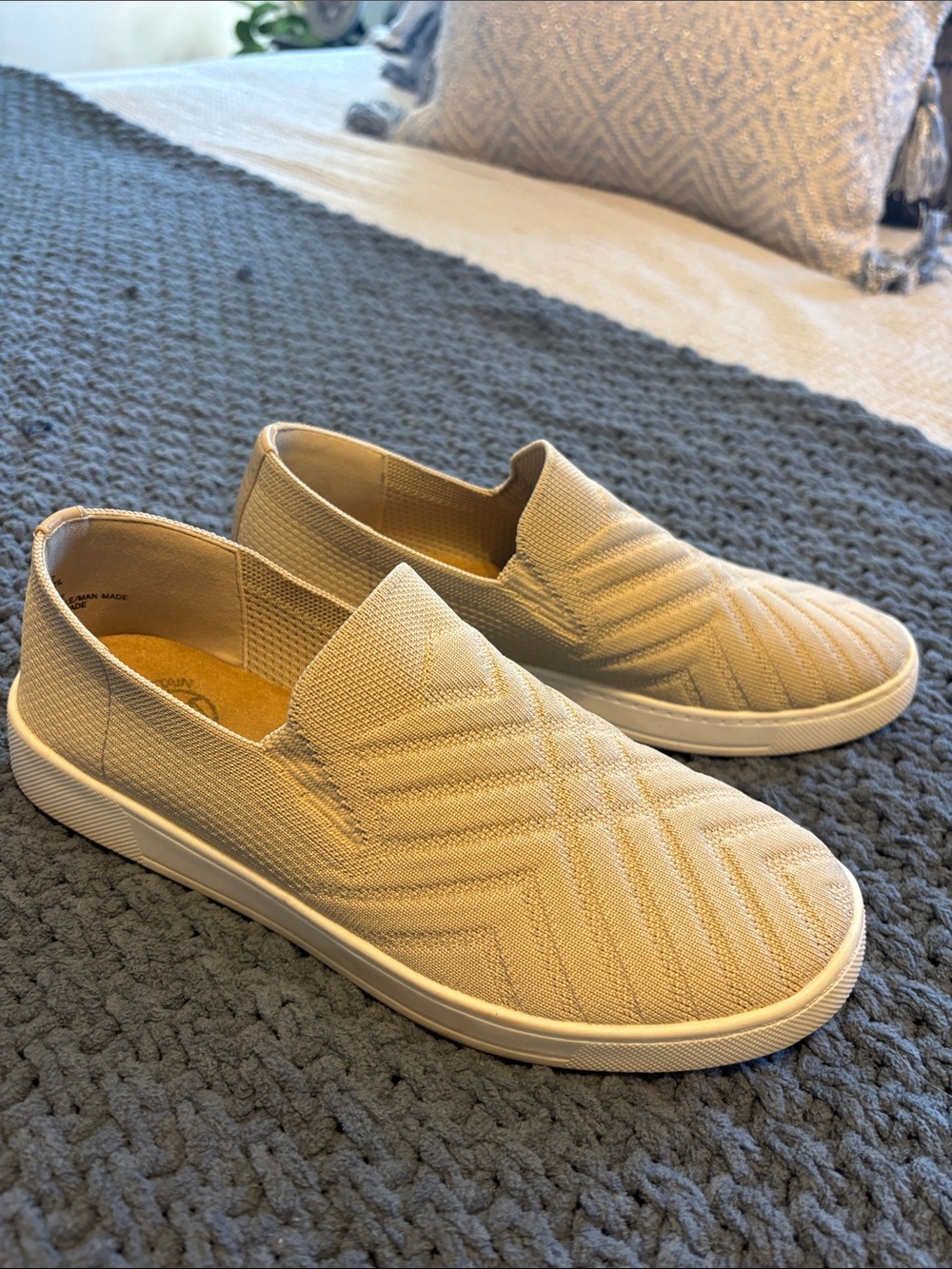 White Mountain Cream Slip-On Knit Loafers